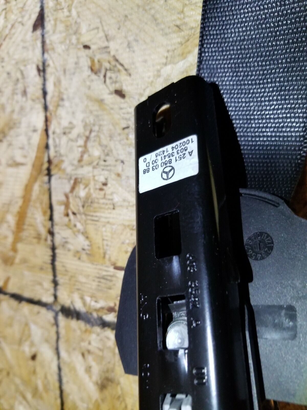 07 08 09 10 Mercedes-benz R350 Front Right Passenger Seat Belt Retractor OEM