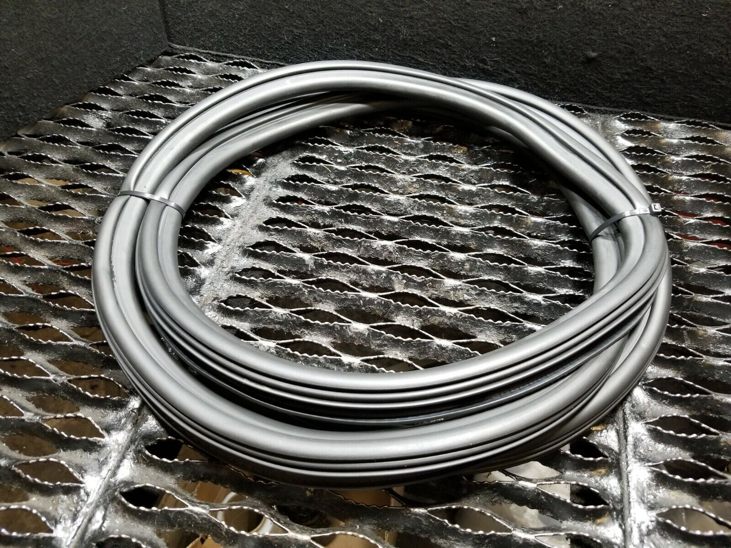 13 14 15 Audi A4 Sedan Front Right Passenger Side Door Weatherstrip Seal OEM