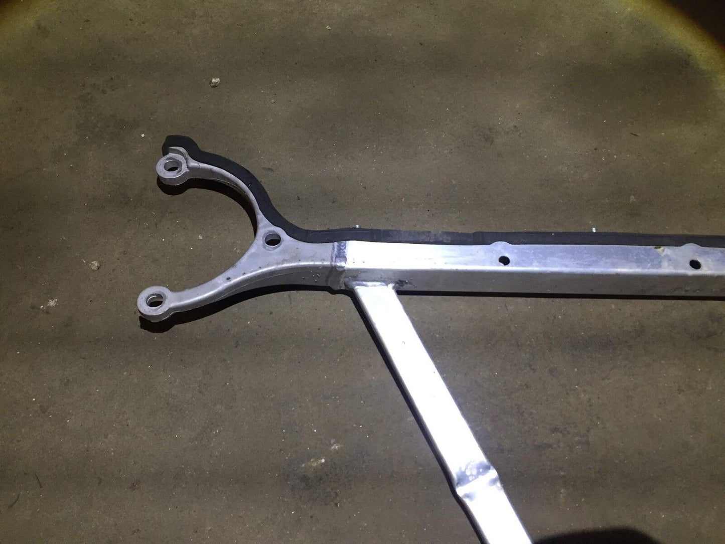 04 05 06 07 08 Audi A8 4.2 Strut Tower Brace Cross Member Bracket OEM