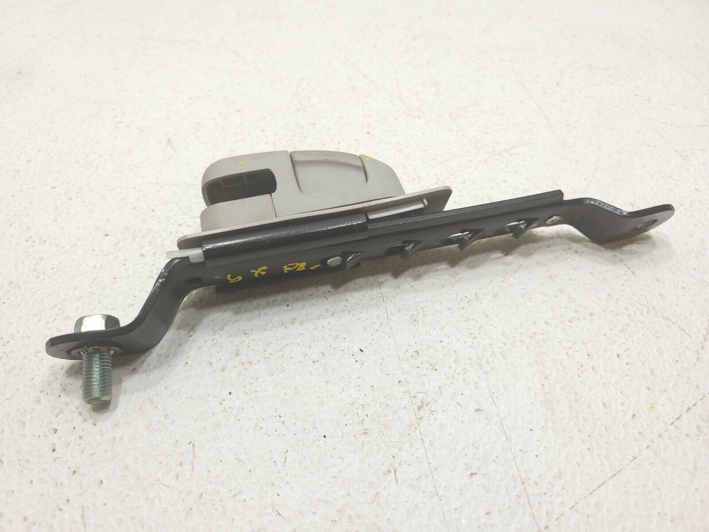 07 - 13 Suzuki Sx4 Hatchback Seat Belt Height Adjuster Passenger Side Right OEM