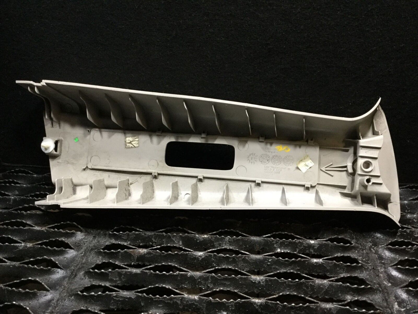 07 08 09 10 11 Nissan Sentra Left Driver Side Center Upper B Pillar Trim OEM D8