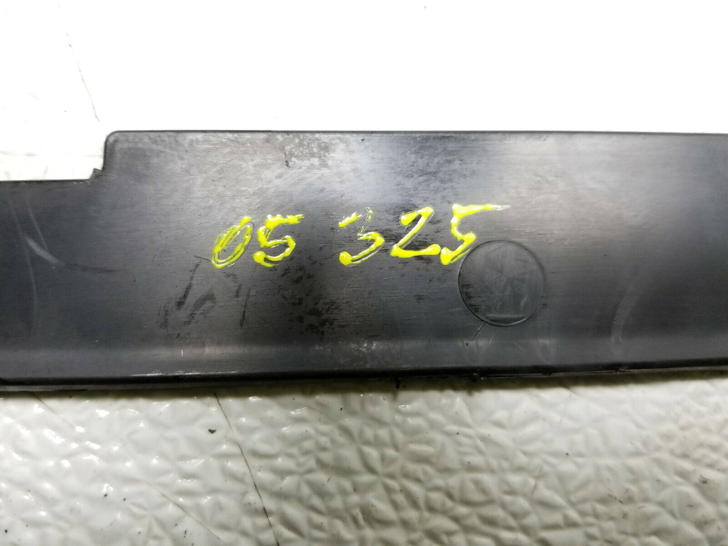 01 02 03 04 05 BMW E46 Sdn Rear License Plate Mount Bracket OEM 125k Miles