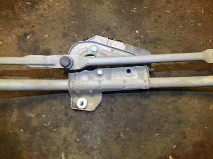 02 03 04 05 Volkswagen Passat Windshield Wiper Motor Transmission OEM D23
