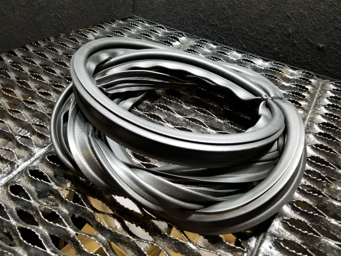 11 12 13 Kia Soul Weatherstrip Seal Trunk Hatch Tailgate OEM