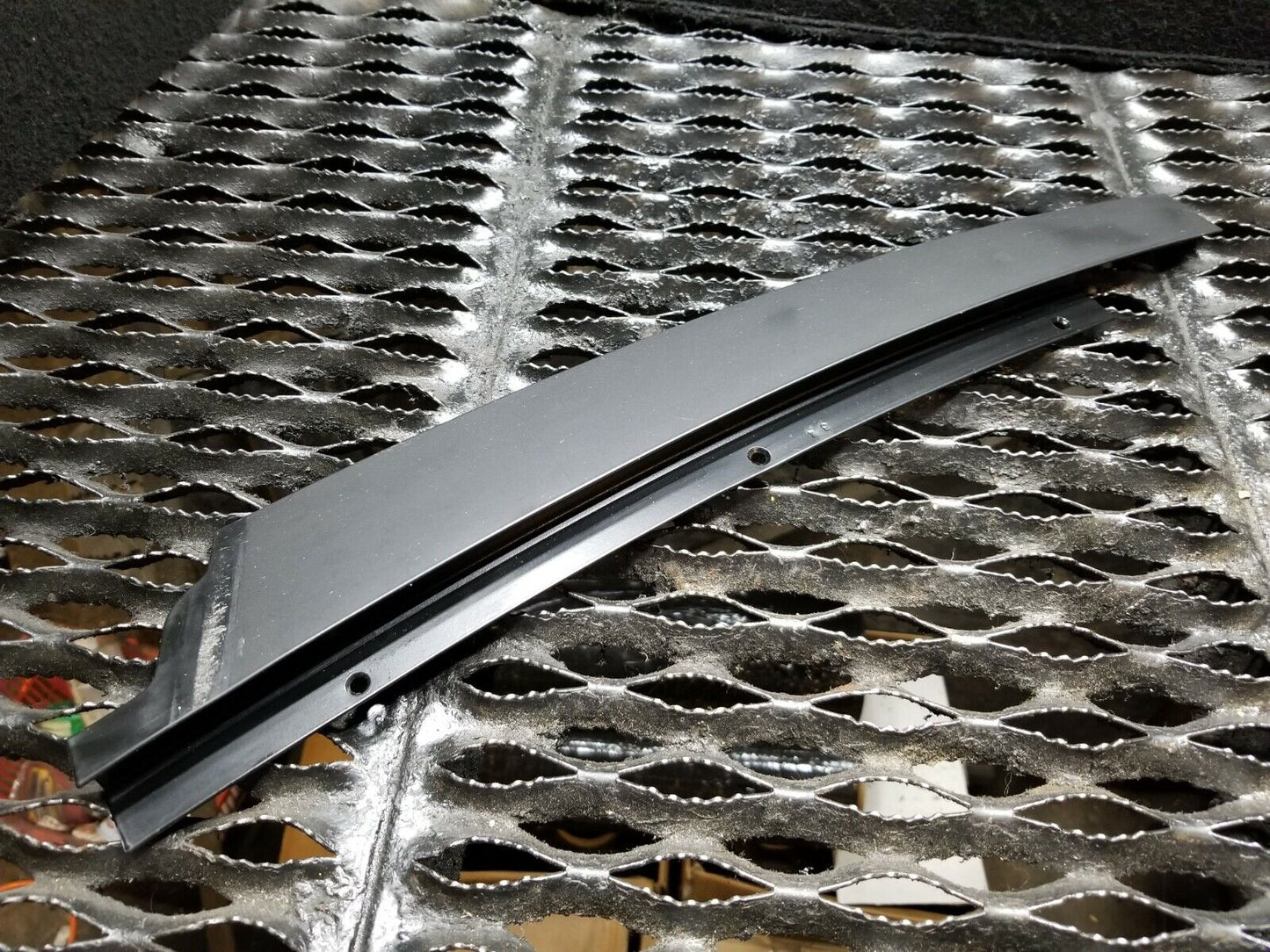 02 03 04 05 BMW 745i E65 Front Right Pass Door Pillar Trim Molding OEM