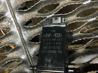 06 07 08 09 10 11 Kia Rio Windshield Washer Pump OEM