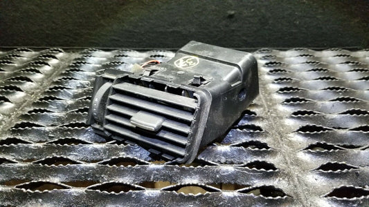 98 99 00 01 02 04 Audi A6 S6 C5  Dash Left Driver Side Air Vent 4b1 820 901 #37
