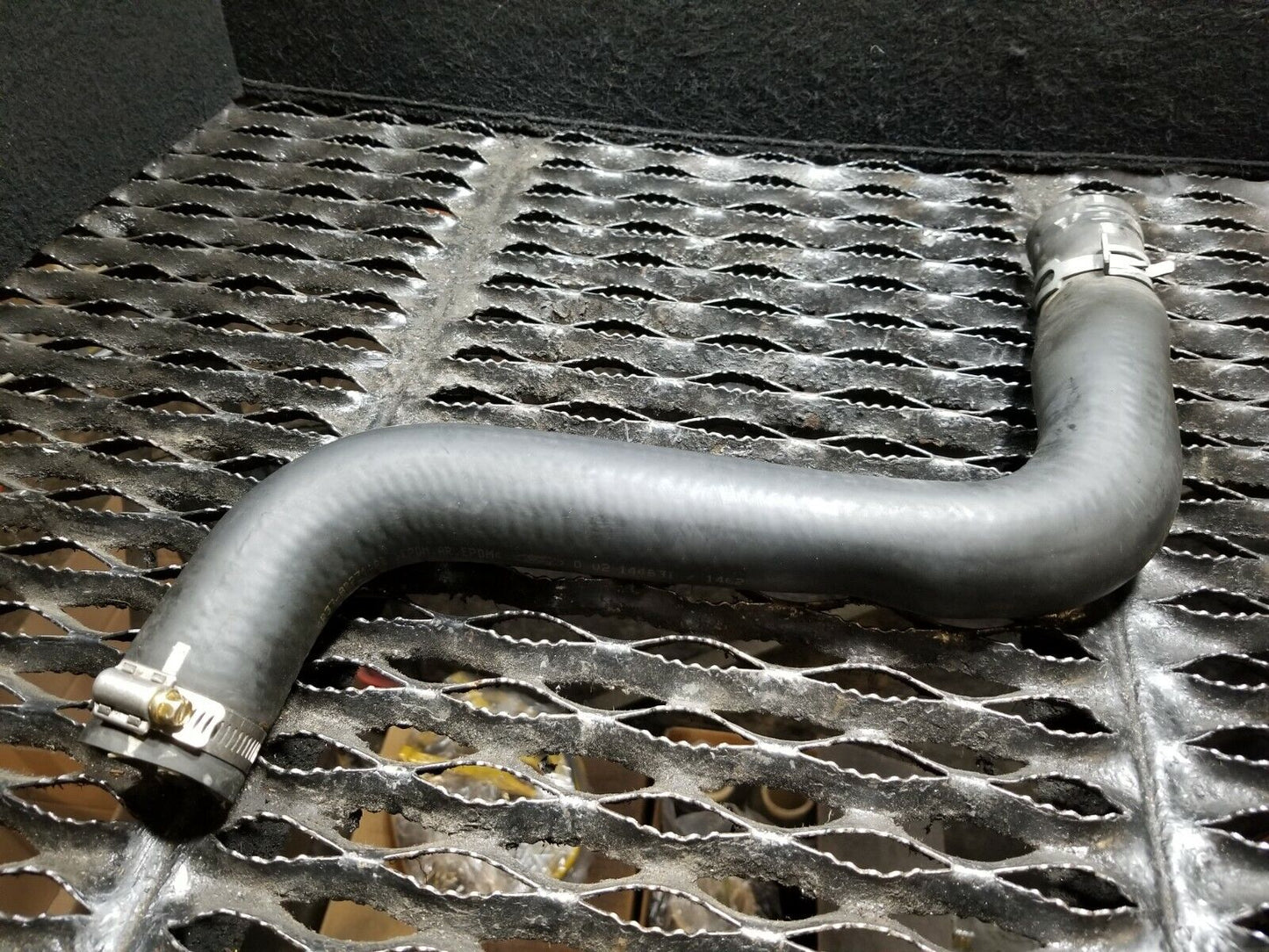 10 11 12 13 14 Ford Mustang Cabrio 4.0l Radiator Hose Pipe OEM