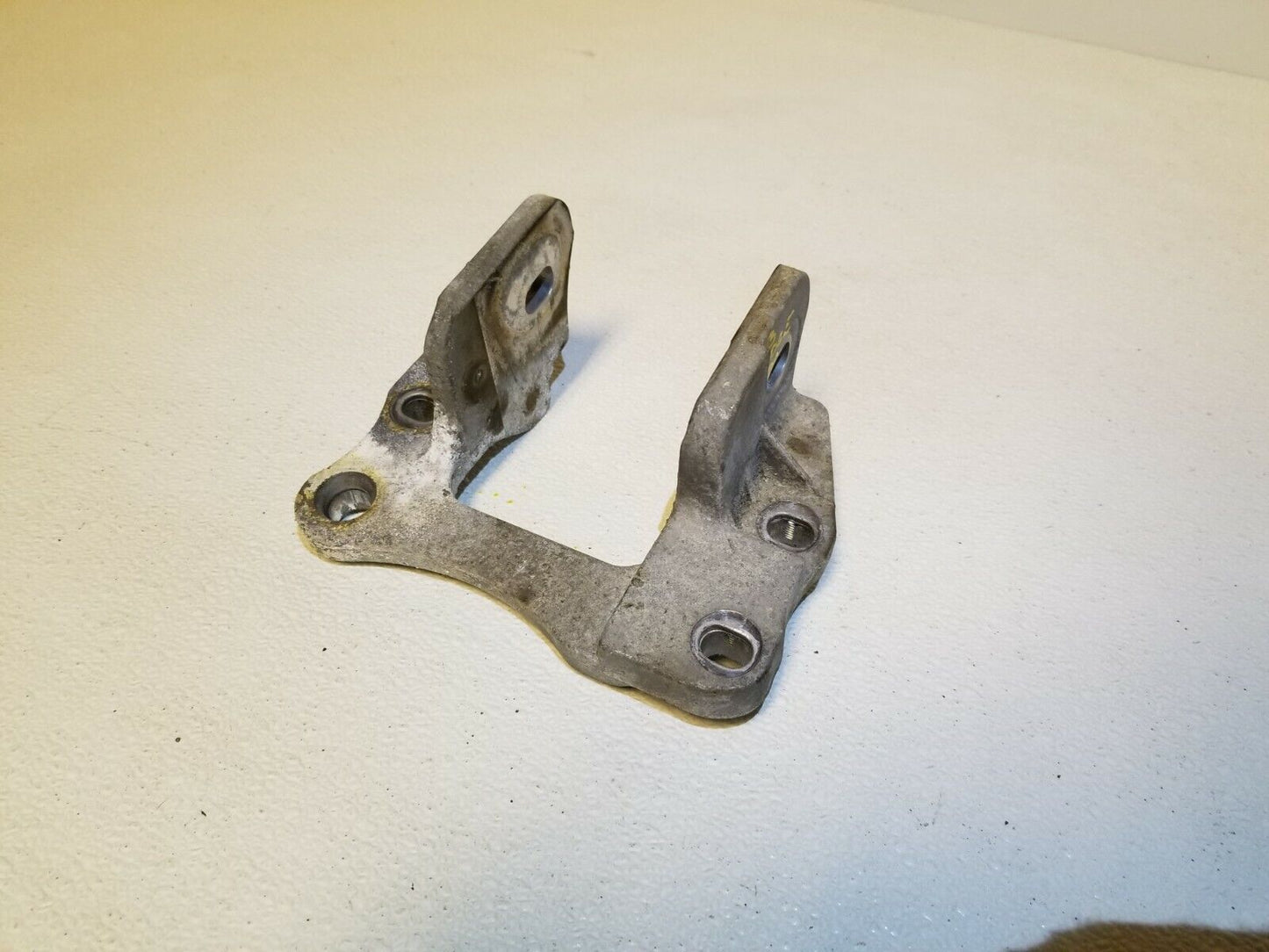 11 12 13 14 Ford Edge Engine Mount Bracket Driver Side OEM 43k Miles