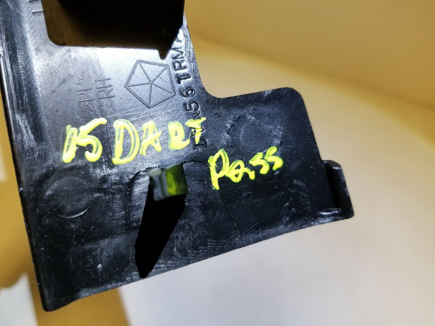 13 14 15 16  Dodge Dart Front Right Pass B Pillar Trim Cover Ome 76k