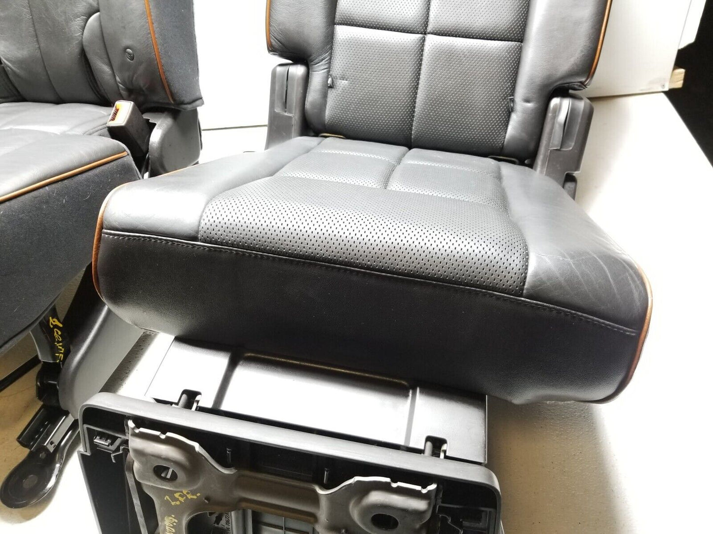 07 08 09  Lincoln Navigator Seat 2nd Row Rear Seat Left Center Right 3pcs OEM