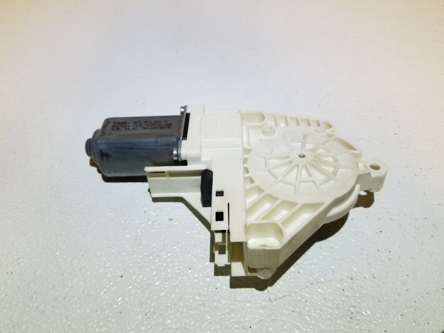 11 12 13 14 15  Audi Q7 Front Left Driver Side Door Window Motor OEM 87k Miles