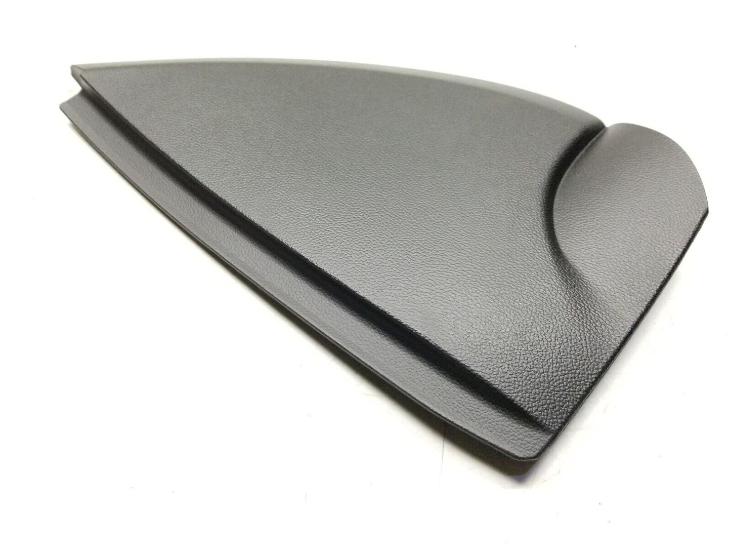 2013 - 2018 Cadillac Ats Dash End Cap Cover Passenger Side Right OEM