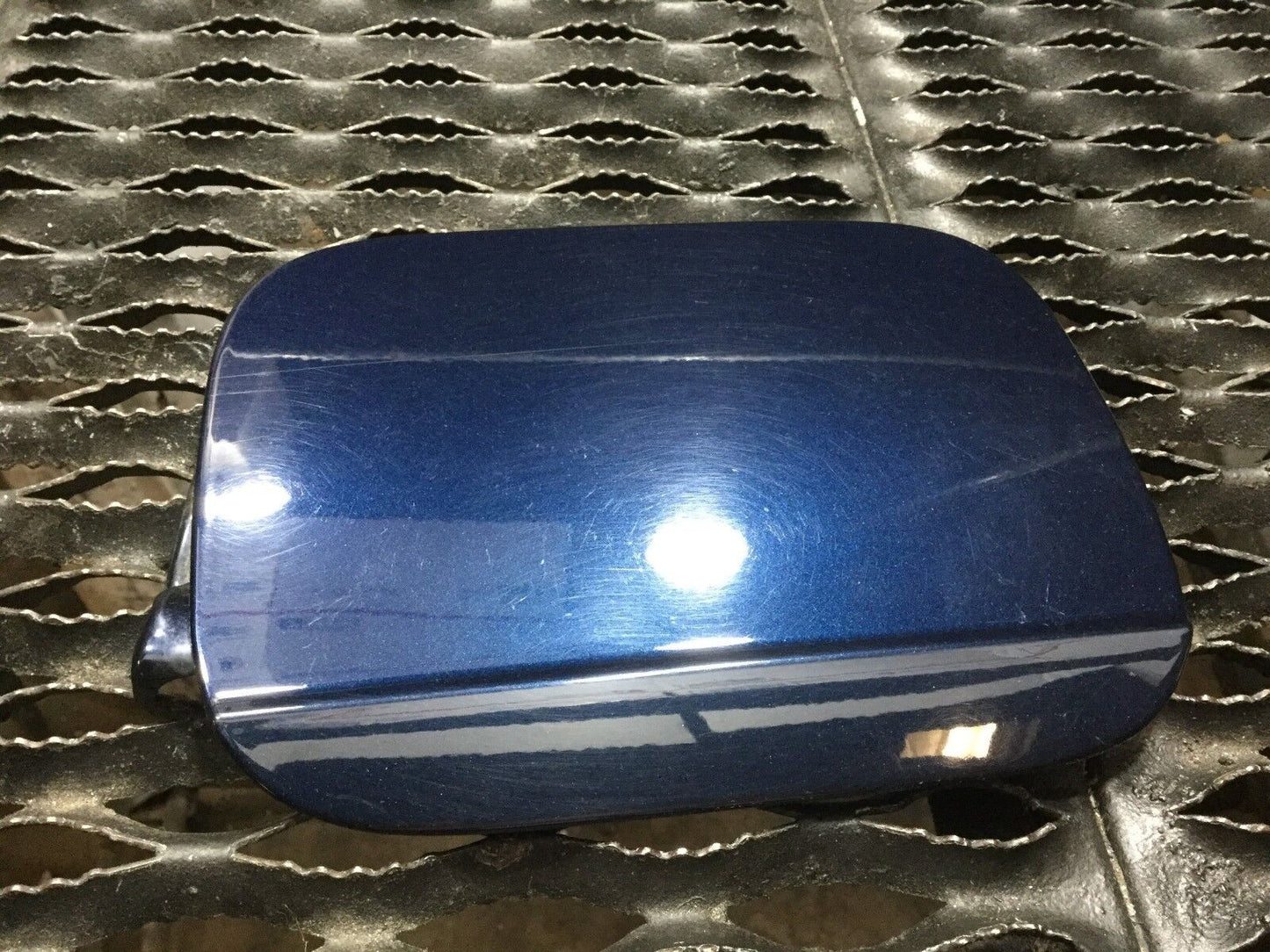05 06 07 08 Audi A4 B7 Fuel Filler Door Lid OEM