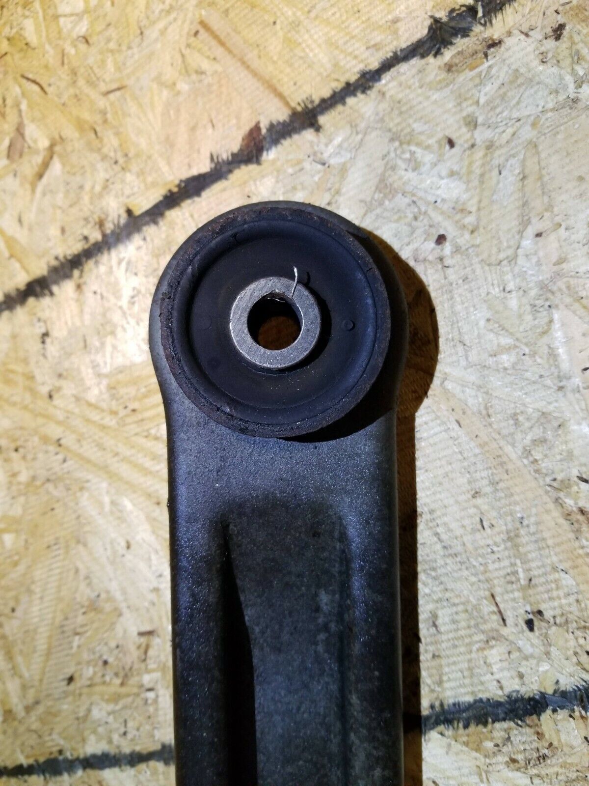 06 07 08 09 10 11 Lincoln Town Car Rear Right Pass Side Lower Control Arm OEM