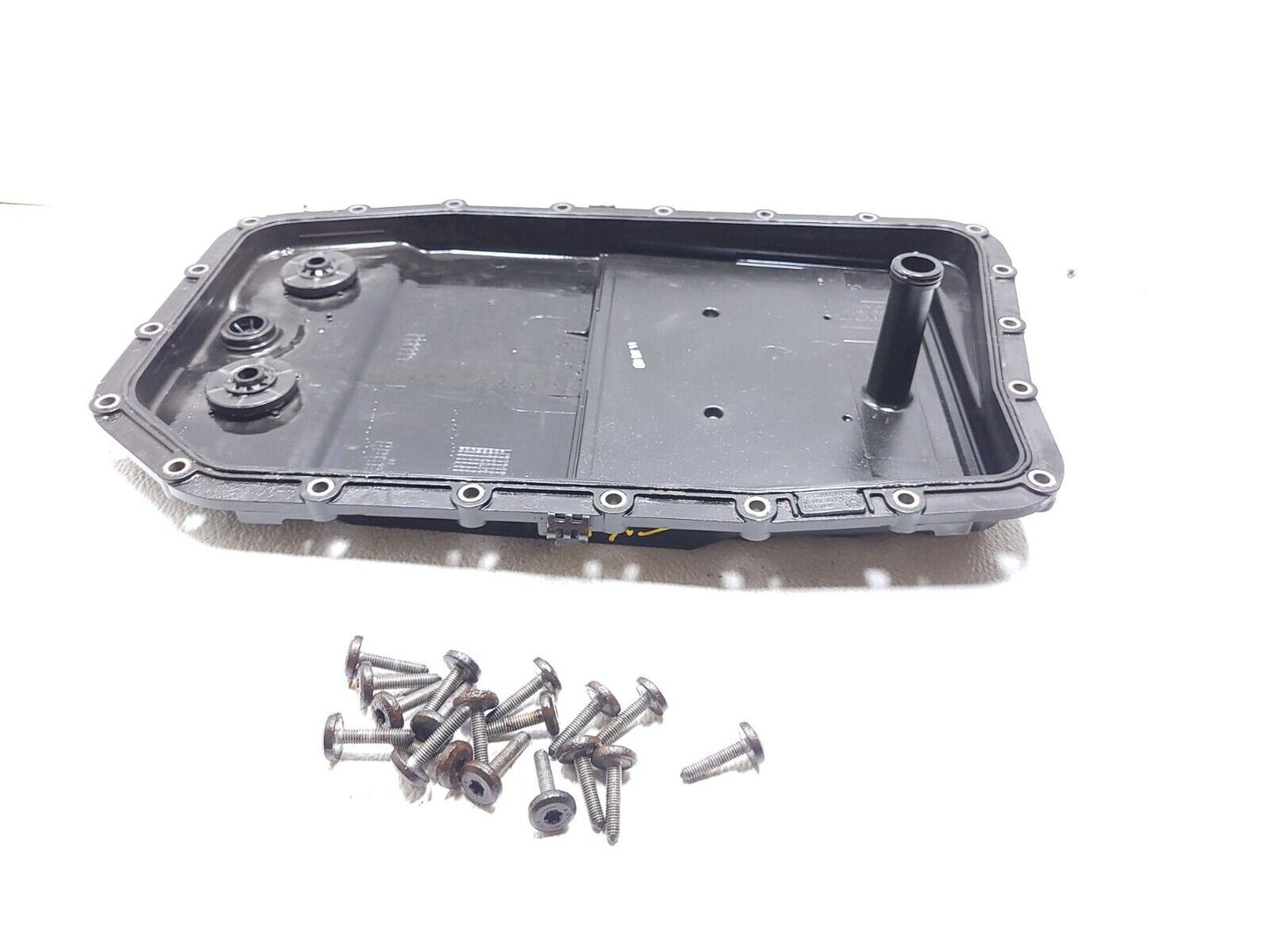 10 11 12 13 Jaguar XJ Auto Transmission Valve Body Oil Pan 6808575 OEM Zf