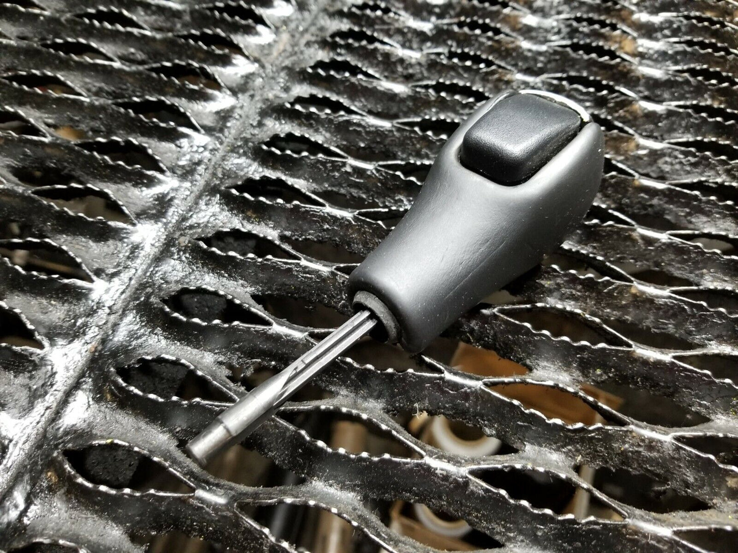 06 07 08 09 10 BMW 650i E63 Gear Shifter Knob OEM