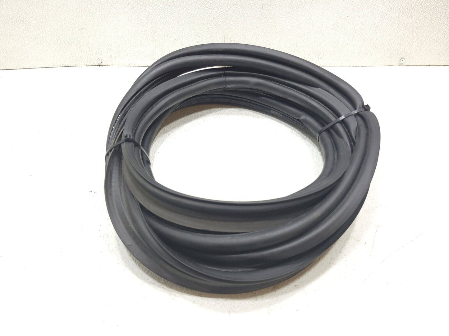 11 - 16 Mercedes E350 W212 Trunk Weatherstrip Seal OEM