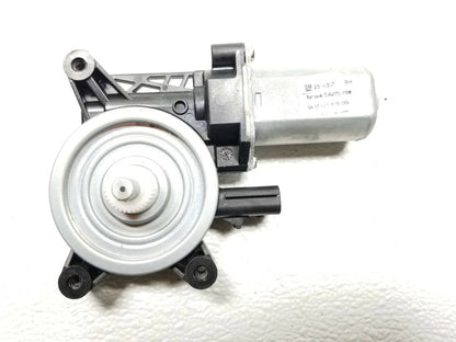 19 20 Chevrolet Blazer Front Right Pass Door Window Regulator Motor OEM 11k Mi