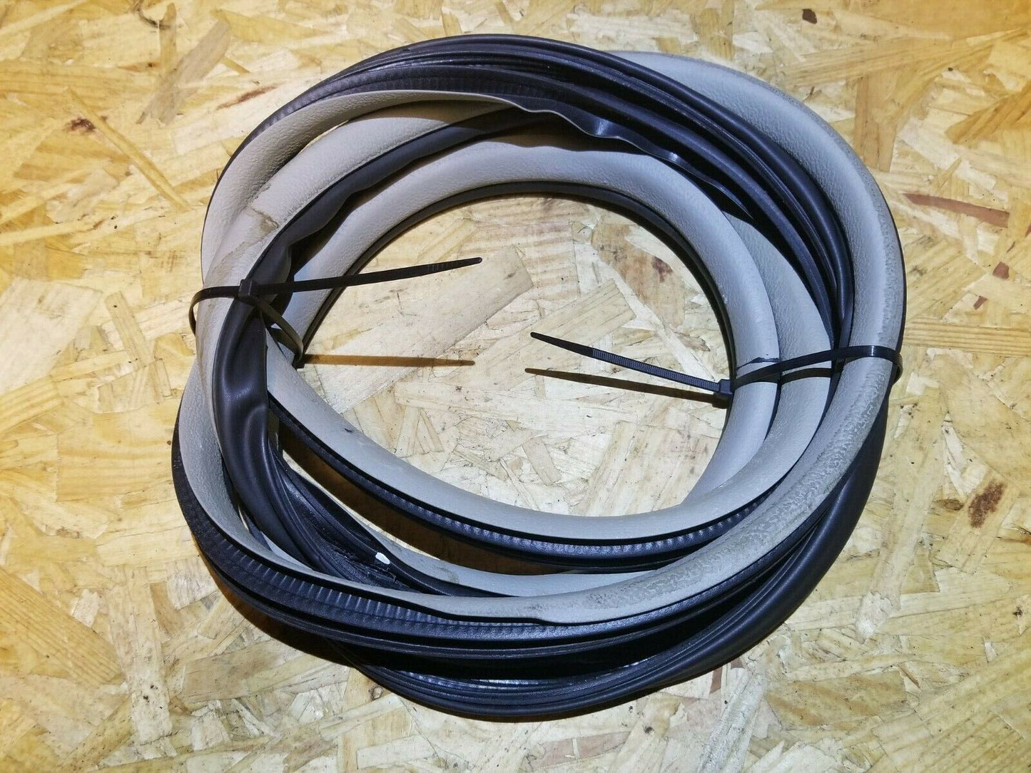 09 10 11 12 13 14 Acura Tl Rear Left Driver Side Door Weatherstrip Seal OEM